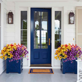 Geegoods artificial mums feature flexible stems for easy arrangement.