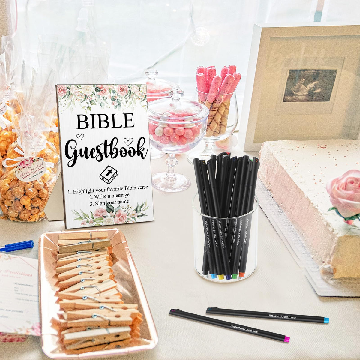 Geelin table sign with clear guidance text for guests.