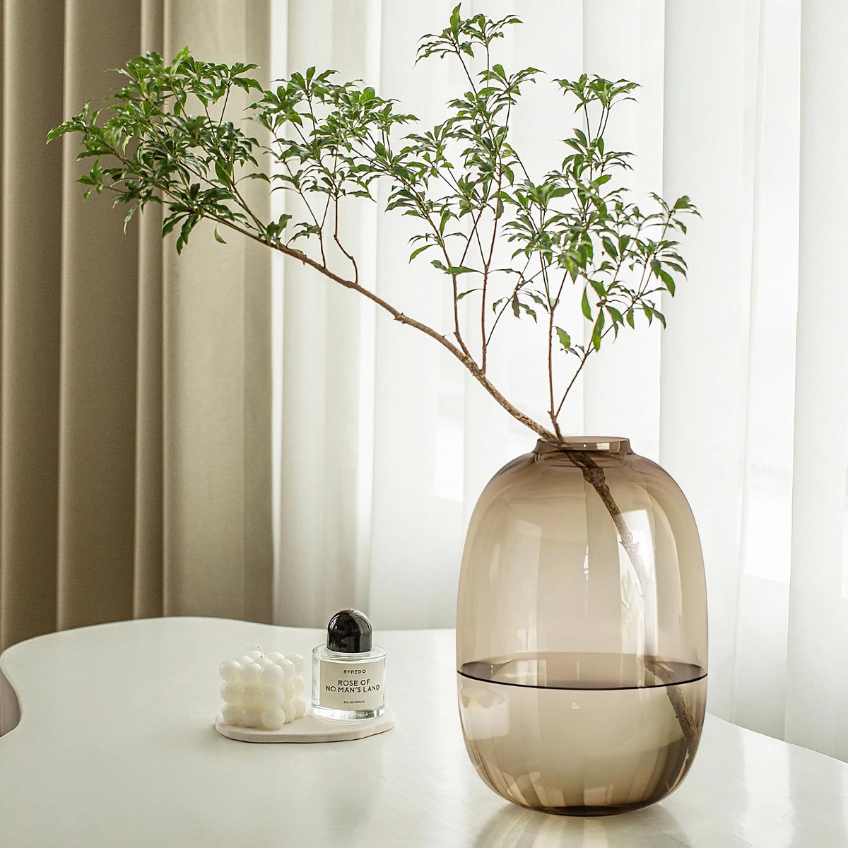 GeLive brown glass vase front view, ideal as a centerpiece for tables.