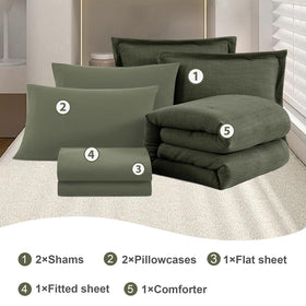 Geniospin flat and fitted sheets detail on a neatly made bed.