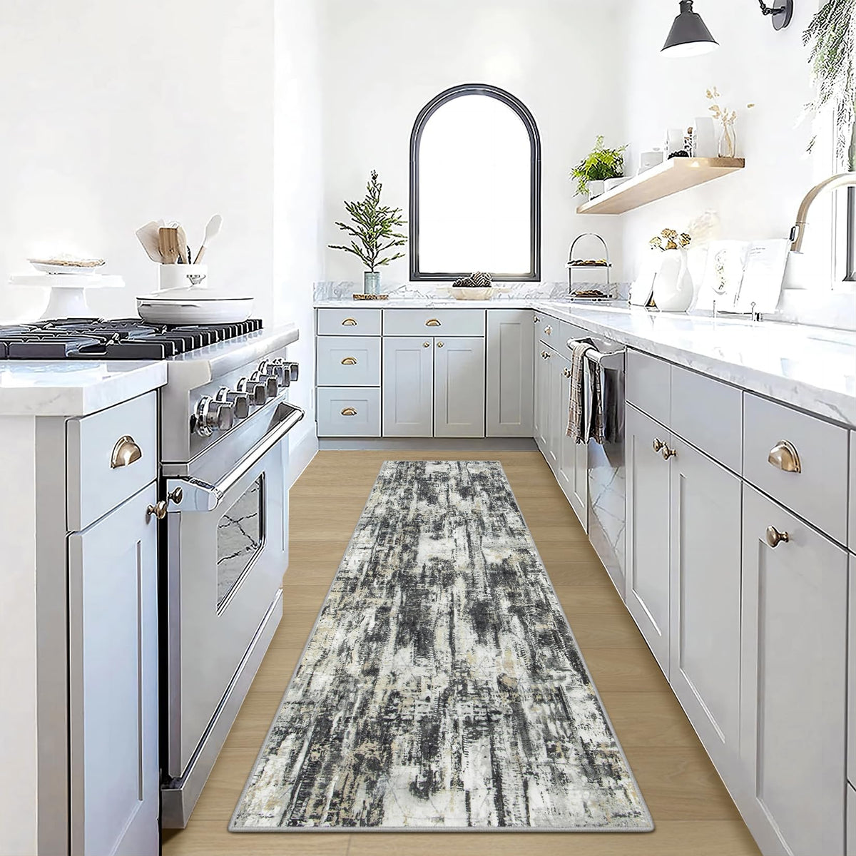 Gent drizz 2'6x8 runner with abstract pattern; ideal for stylish high-traffic hallways.