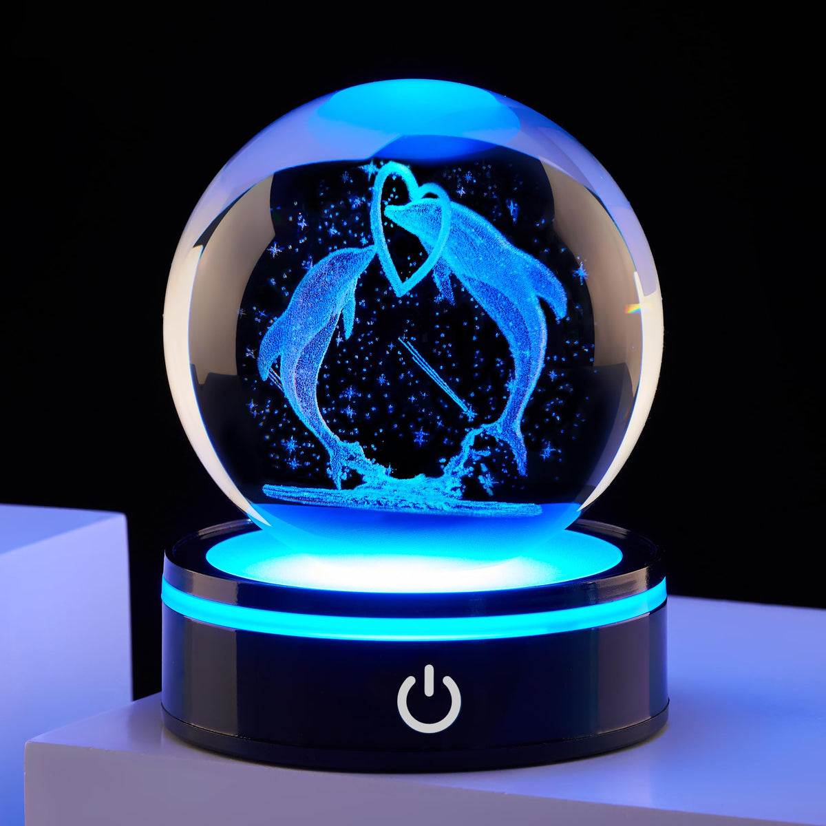Ghtixsu dolphin crystal ball with 3D engraving for lifelike display