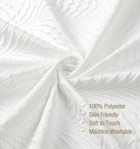 Gibelle machine-washable curtain eases cleaning and quick refresh between uses.