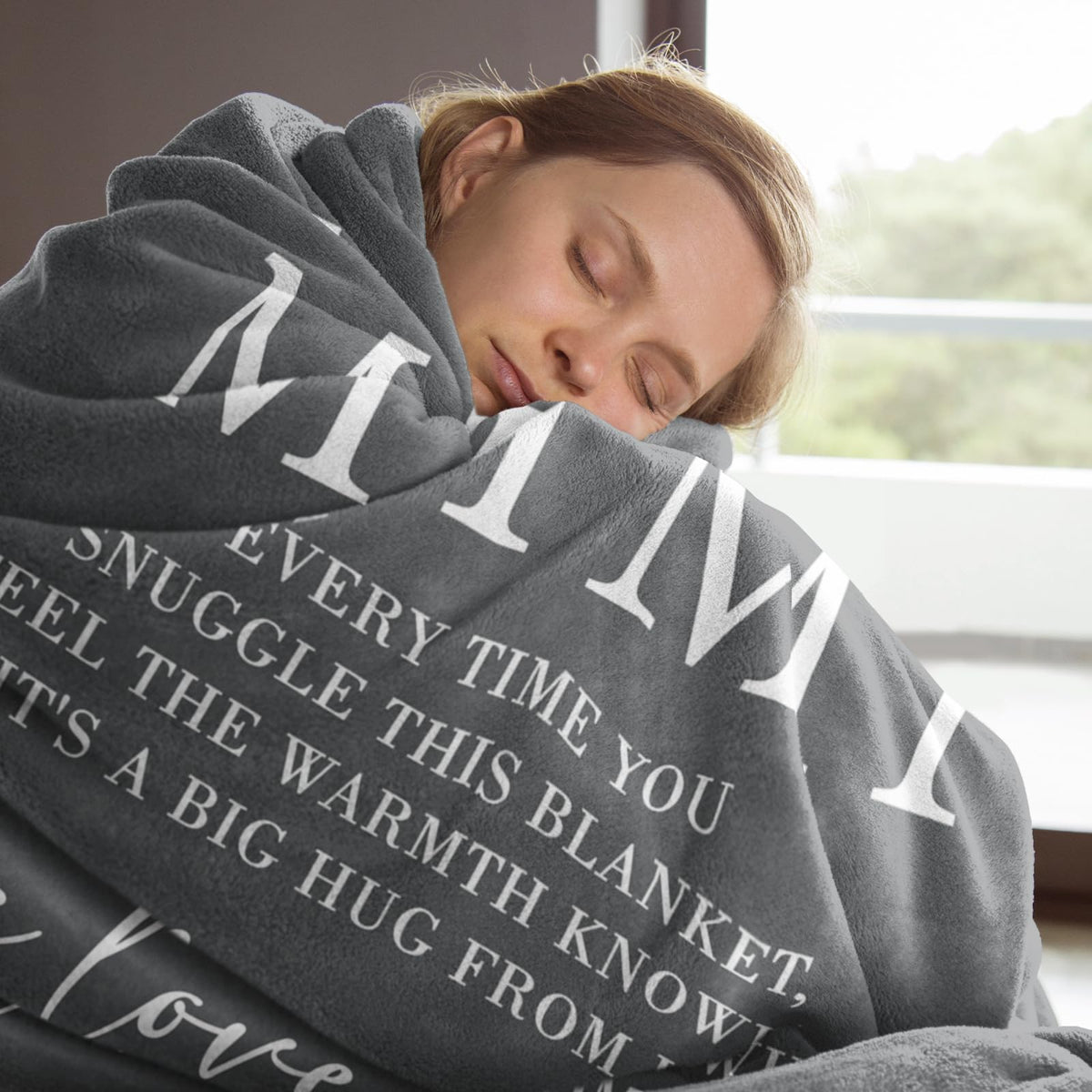 GiltGlimmer Mimi blanket sized 50x60 inches for versatile use