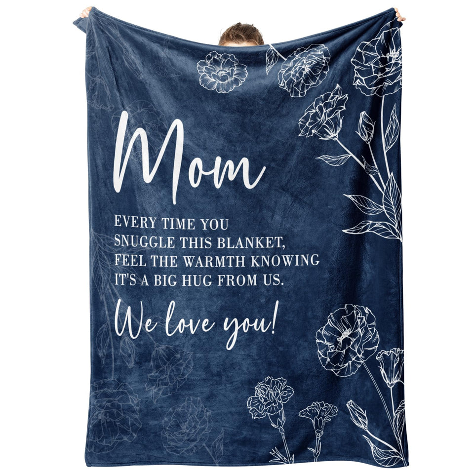 GiltGlimmer mom blanket with heart text, cozy gift for Mother's Day
