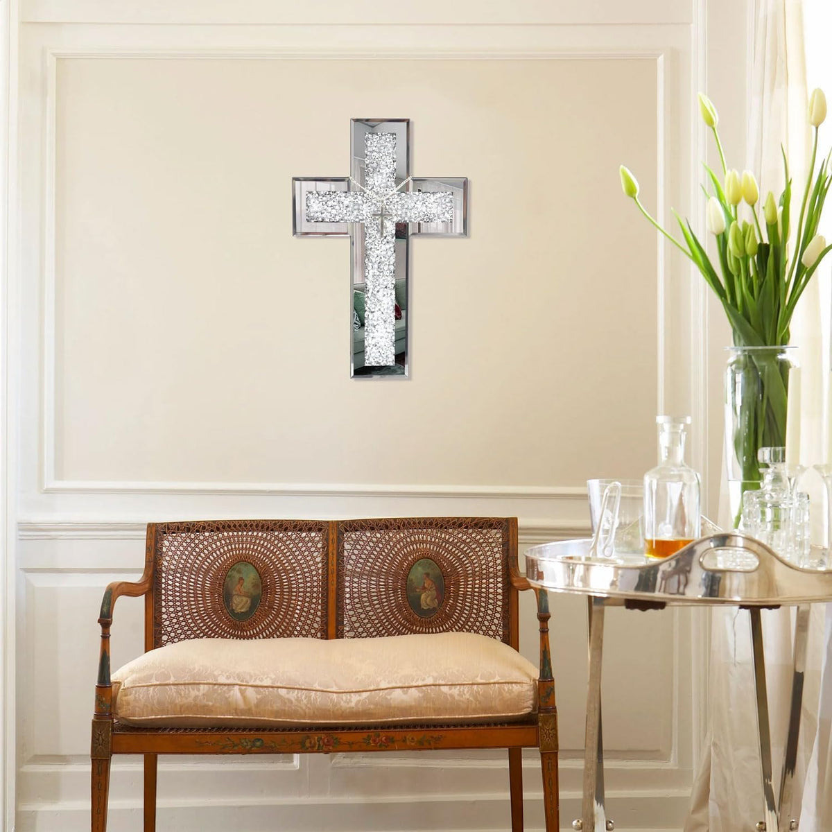 GIMORRTO cross mirrors light, creating a bright focal point