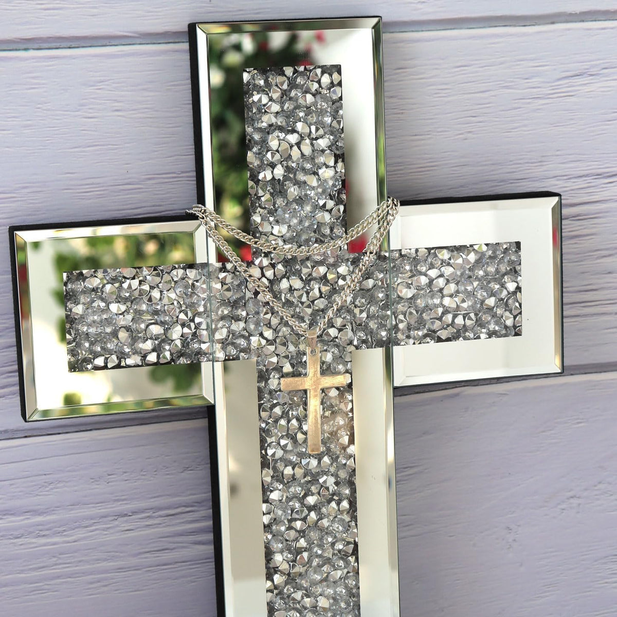 GIMORRTO cross silver finish vertical design enhances light diffusion