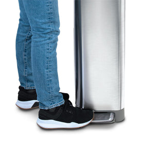 Glad Slim Trash Can 45 liter capacity suits daily kitchen waste.
