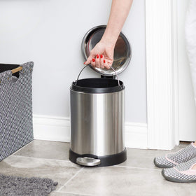 Glad small trash can removable inner bucket with metal handle for easy carry.