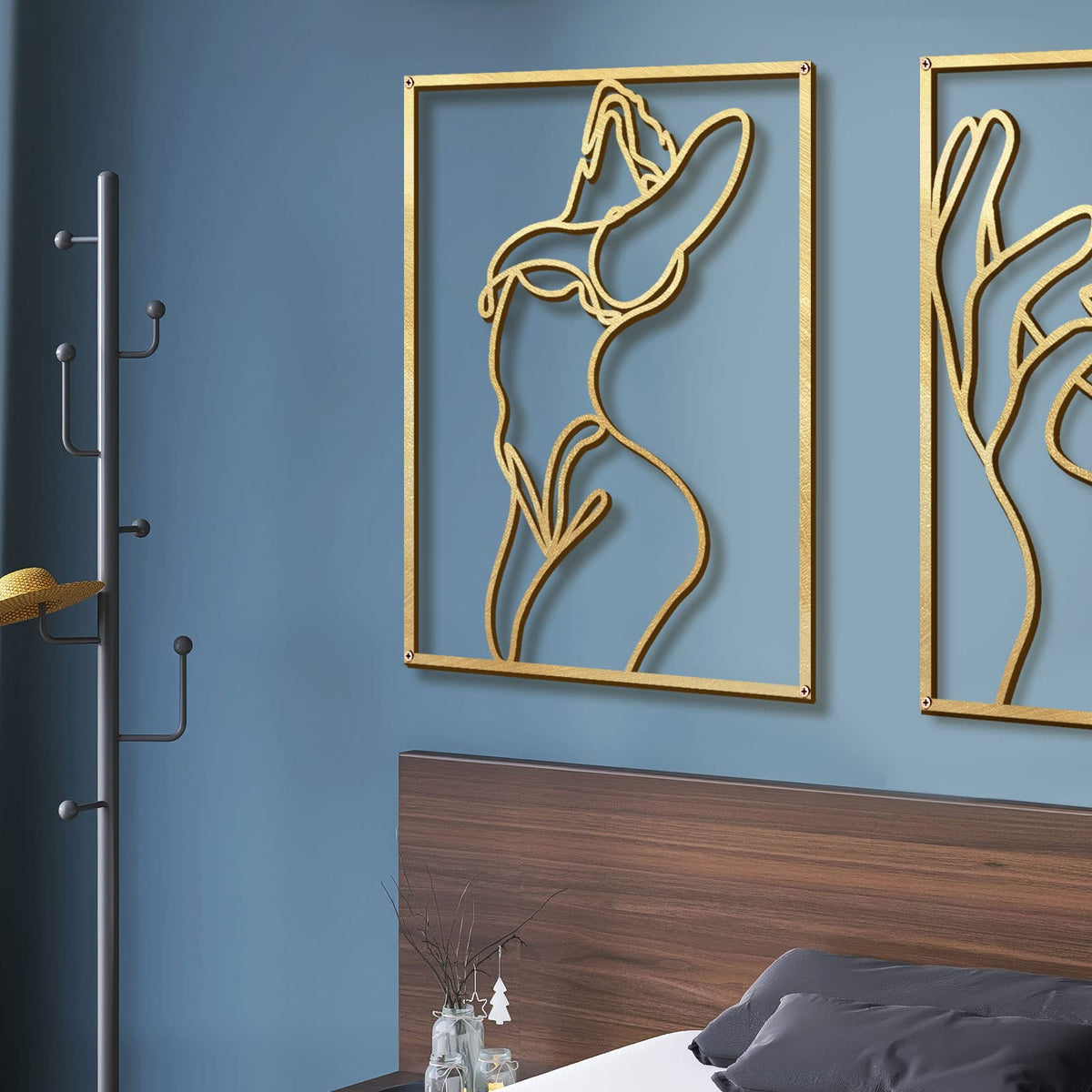 Glamativity dining space ambiance elevated by minimalist gold wall art.