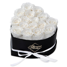 GLAMOUR BOUTIQUE heart box roses closeup for gifting