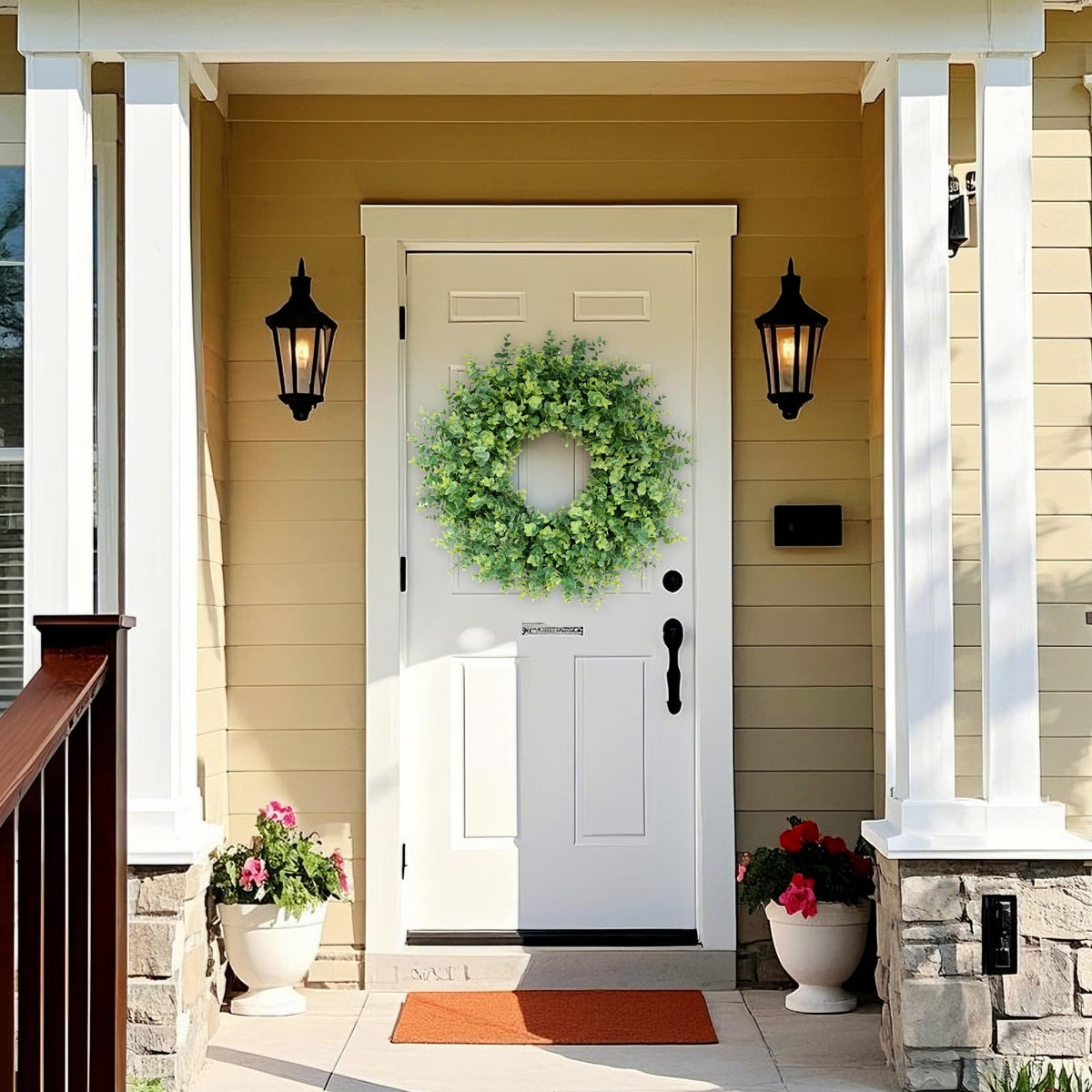 Wide view of GLIDLION wreath highlighting year-round decor potential.