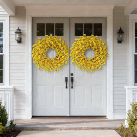 GLIDLION weather-resistant silk wreath stands up to sun and rain for outdoor use.