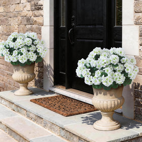 GLIDLION 14 inch stems create a lush, full bouquet for outdoor spaces.