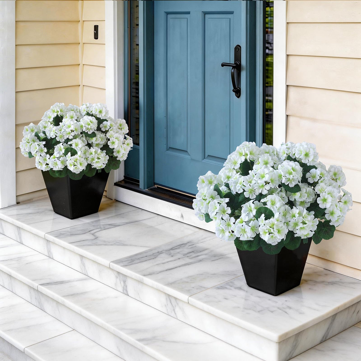 GLIDLION geranium topiary close-up flowers showing vibrant bloom detail and lifelike beauty.