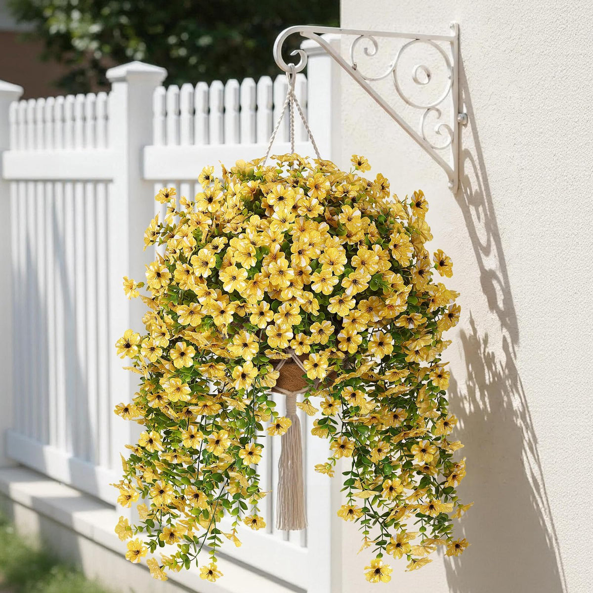 GLIDLION versatile indoor-outdoor decor fits windowsills, doors, and terraces.