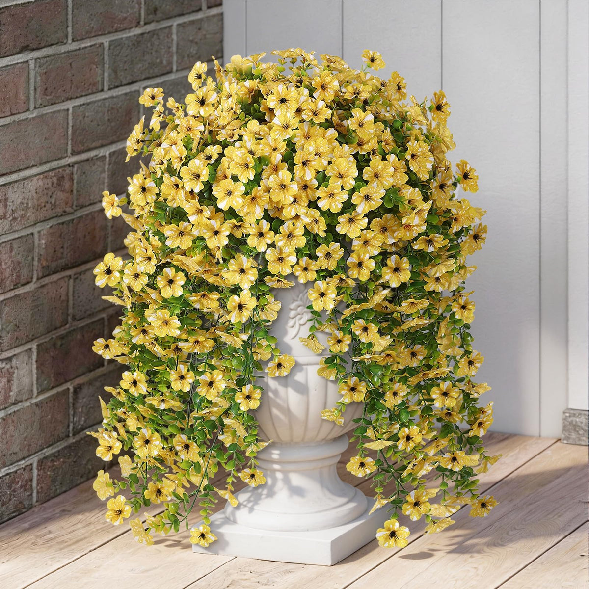 GLIDLION morning glory petals with yellow base and white dots as focal point.