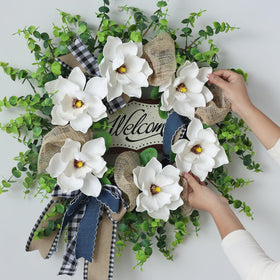 GLIDLION 22–24 inch diameter wreath—adjust branches to restore fluffy texture.
