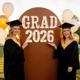Glimmrly Grad 2026 soft warm white LED lighting enhances photos