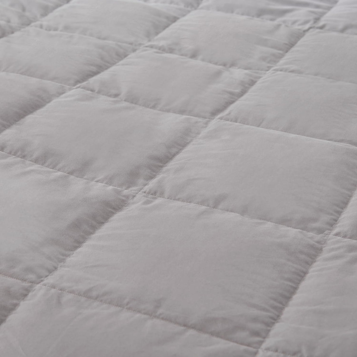 Globon Summer Down Blanket breathable cotton polyester shell for soft and quiet nights