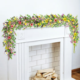GLOMAXLY wildflower garland with daisies, sunflowers and eucalyptus for bright spring decor.