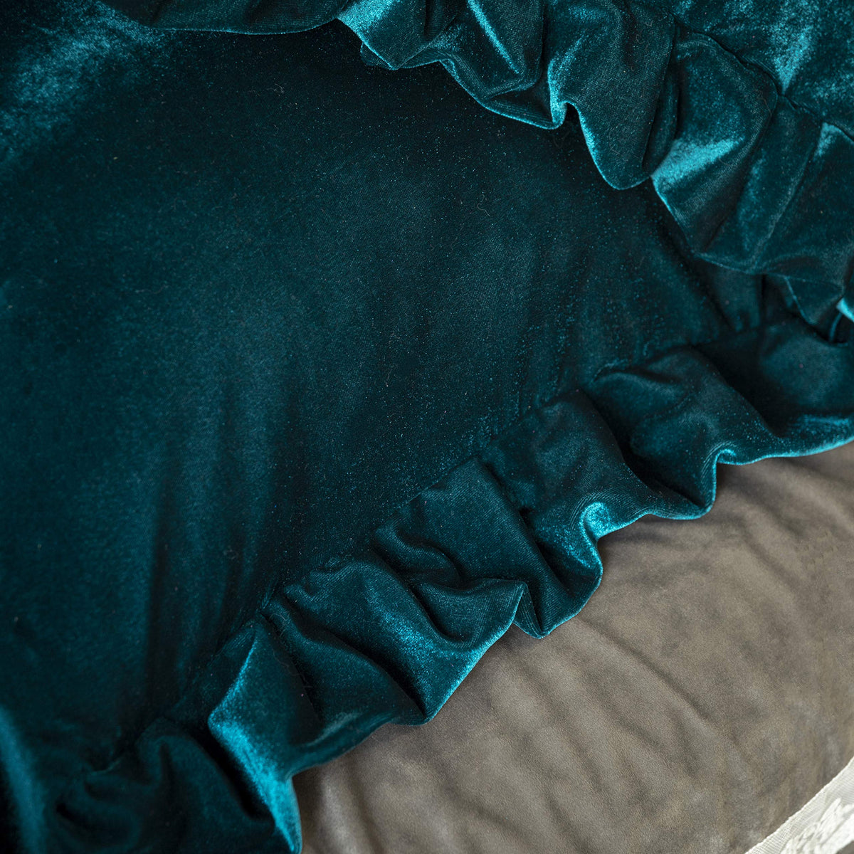 GLORY SEASON 2-pack pillow covers simplify refreshed decor for sofas.