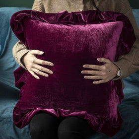 GLORY SEASON velvet cushion cover close-up shows breathable, plush fabric for comfort.
