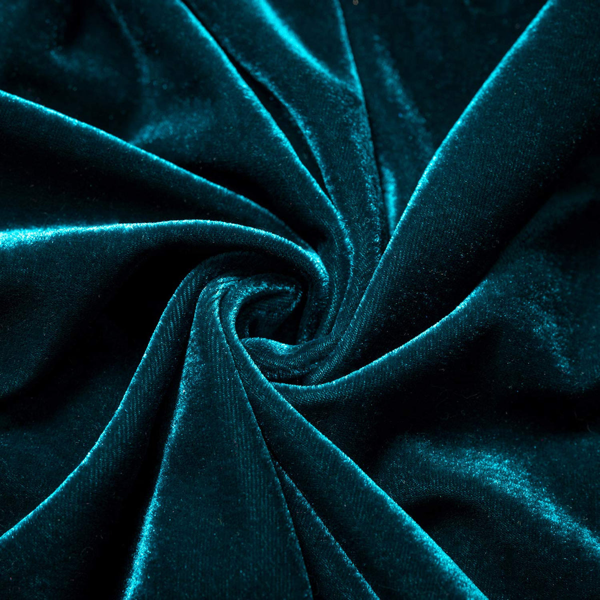 GLORY SEASON hidden zipper velvet cover for easy insert changes.