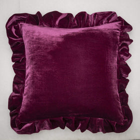 GLORY SEASON decorative pillow cover pairs with sofas and beds effortlessly.