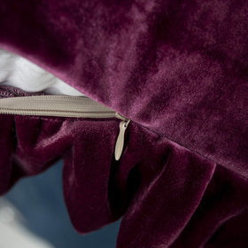 GLORY SEASON machine-washable velvet for simple care and long-lasting color.