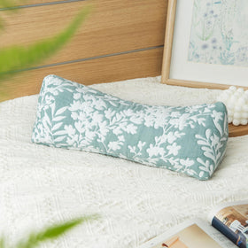 GLORY SEASON pillow cover texture in heavy-weight jacquard fabric.