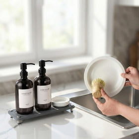 Glumzrk stainless-steel pump ensures durable, steady dispensing.