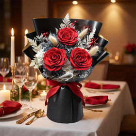 Gnifot handmade arrangement with roses and hydrangeas for elegant display
