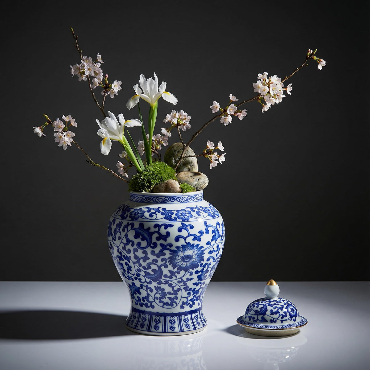 Goaste blue floral pattern ginger jar suitable as decorative vase