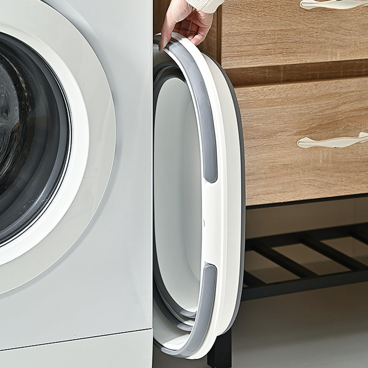 Goderewild portable dirty clothes bin doubles as a compact organizer.