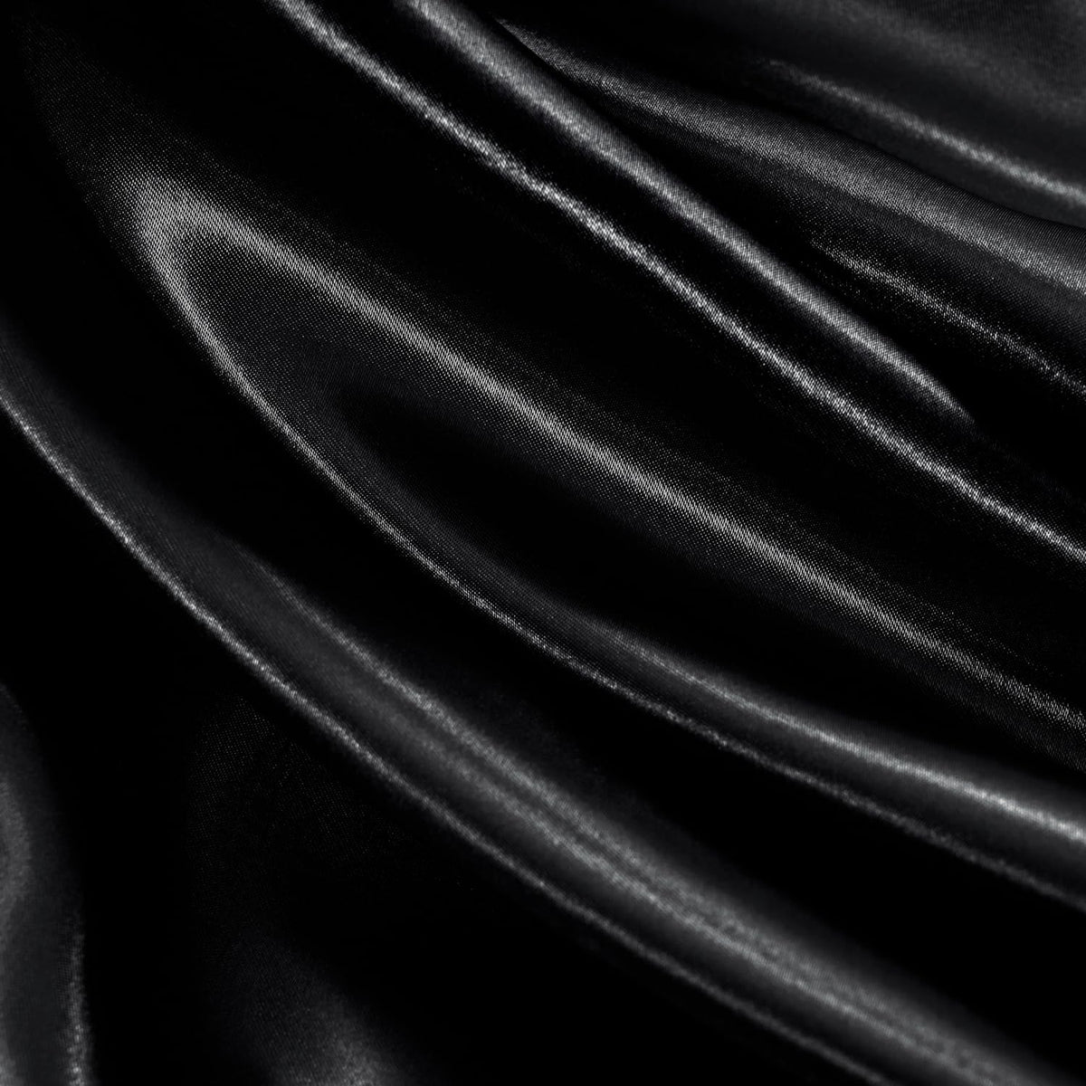 GOLAL satin sheets all-around elastic keeps the sheet in place.