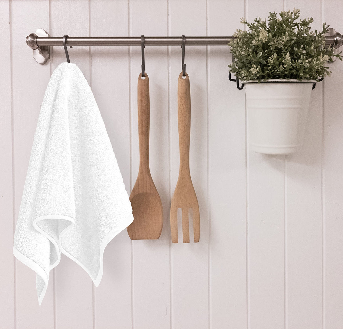 Gold Textiles gym towels white 15x25 durable for workouts