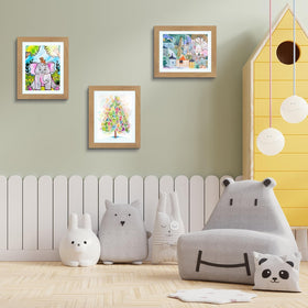 Golden State Art magnetic-closure frame keeps art secure with a simple snap.