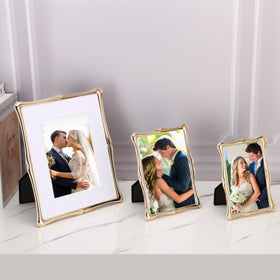 GorYeeFine desktop stand provides versatile placement and stability.