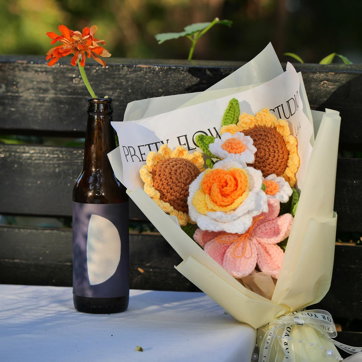 Gouraml crochet daisy bouquet provides durable decor that stays bright.