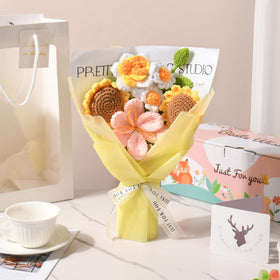 Gouraml leaf accents enhance arrangements with realistic greenery and lasting flair.