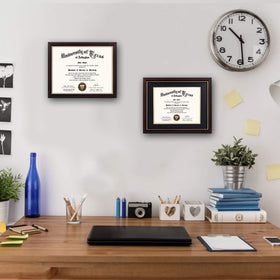 GraduationMall gold trim detail adds a refined wall accent
