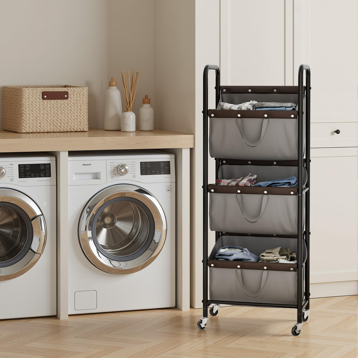GRANNY SAYS 120L capacity emphasizes ample laundry storage.