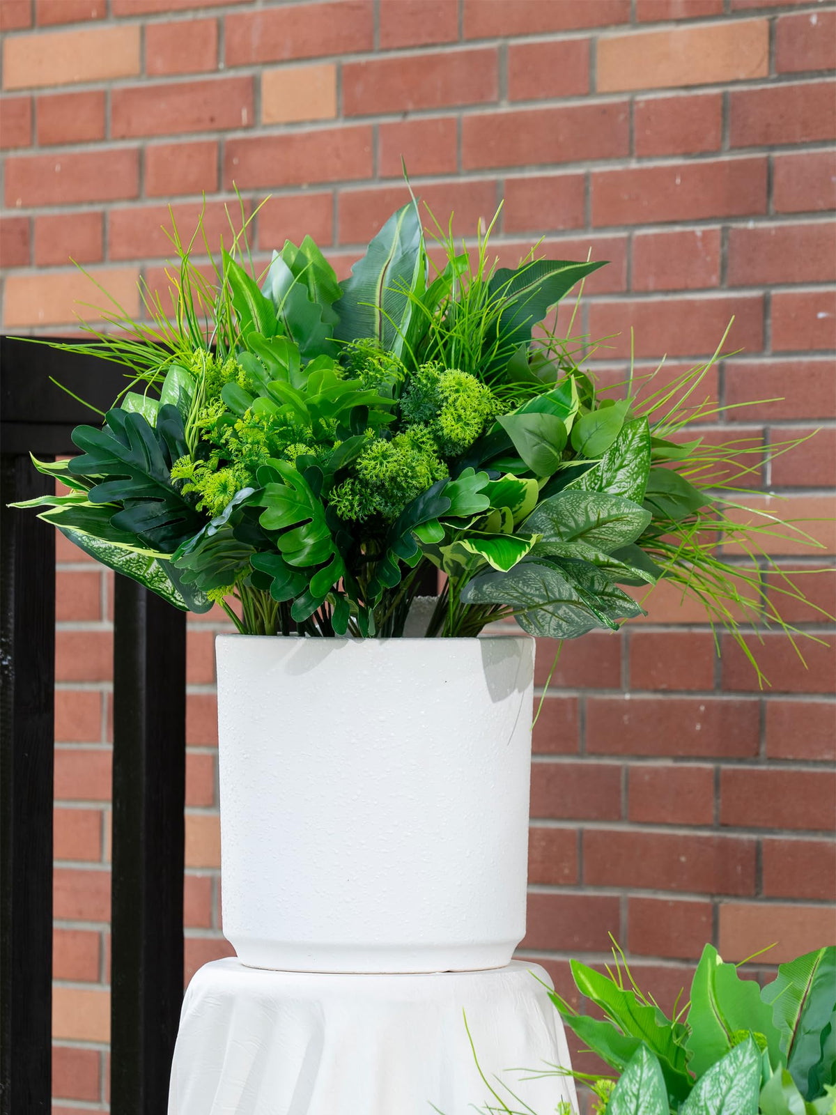 Green Moon garden and yard decor elevates outdoor living.