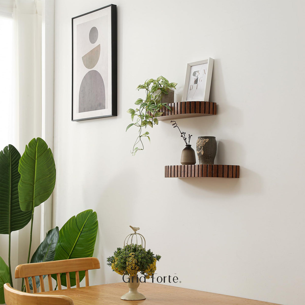 GRID FORTE close-up of the fluted edge detail on a floating shelf