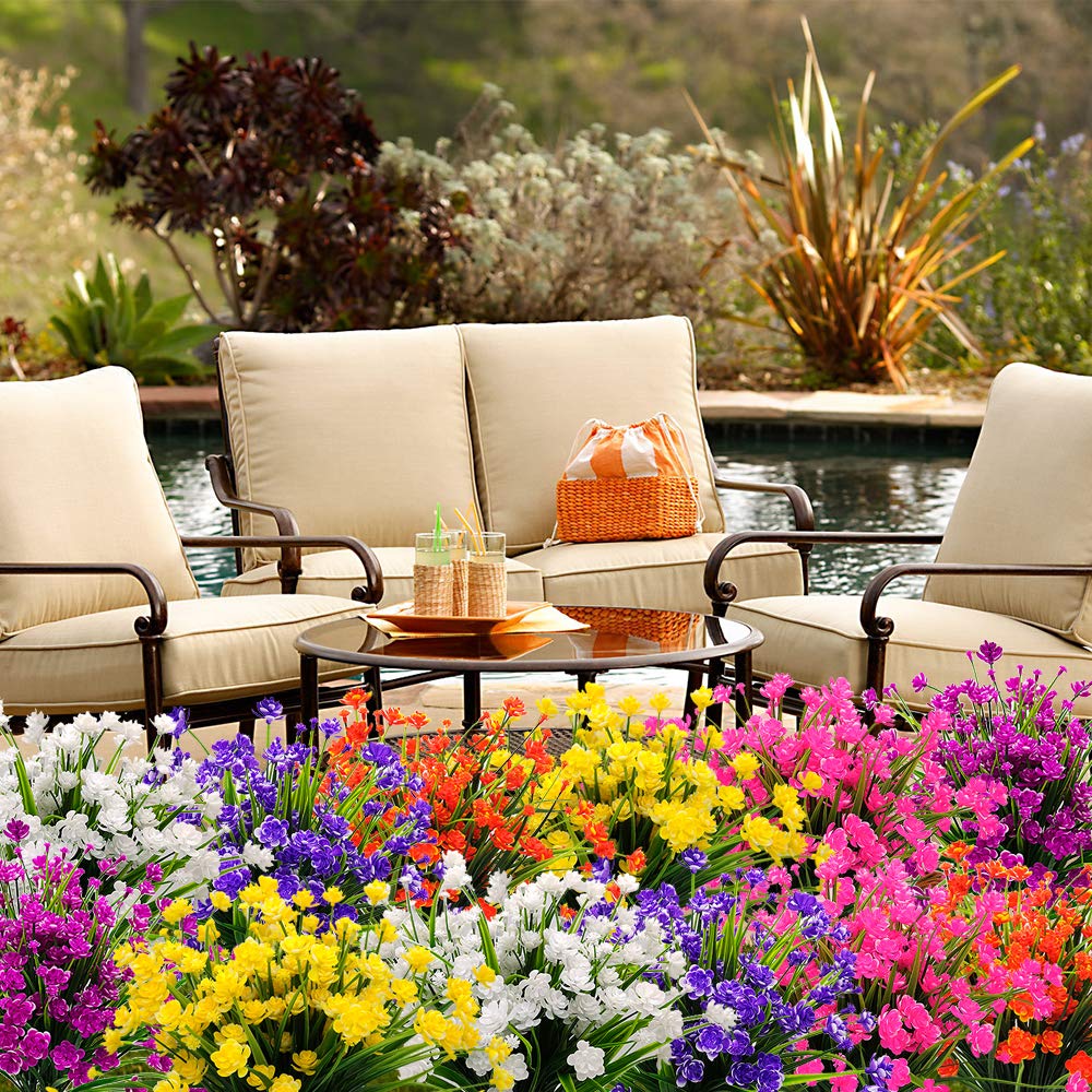 Grunyia easy-care artificial flowers ideal for weddings and hotels.