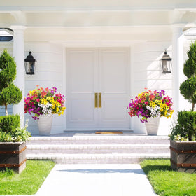 Grunyia outdoor fake flowers withstand weather for garden edges and balconies.