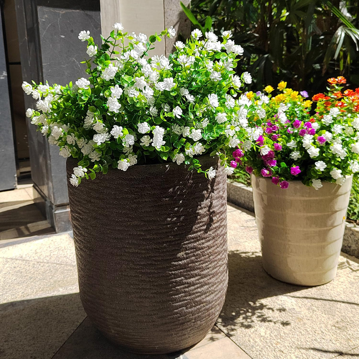 Grunyia realistic-looking plastic plants for natural-looking blooms