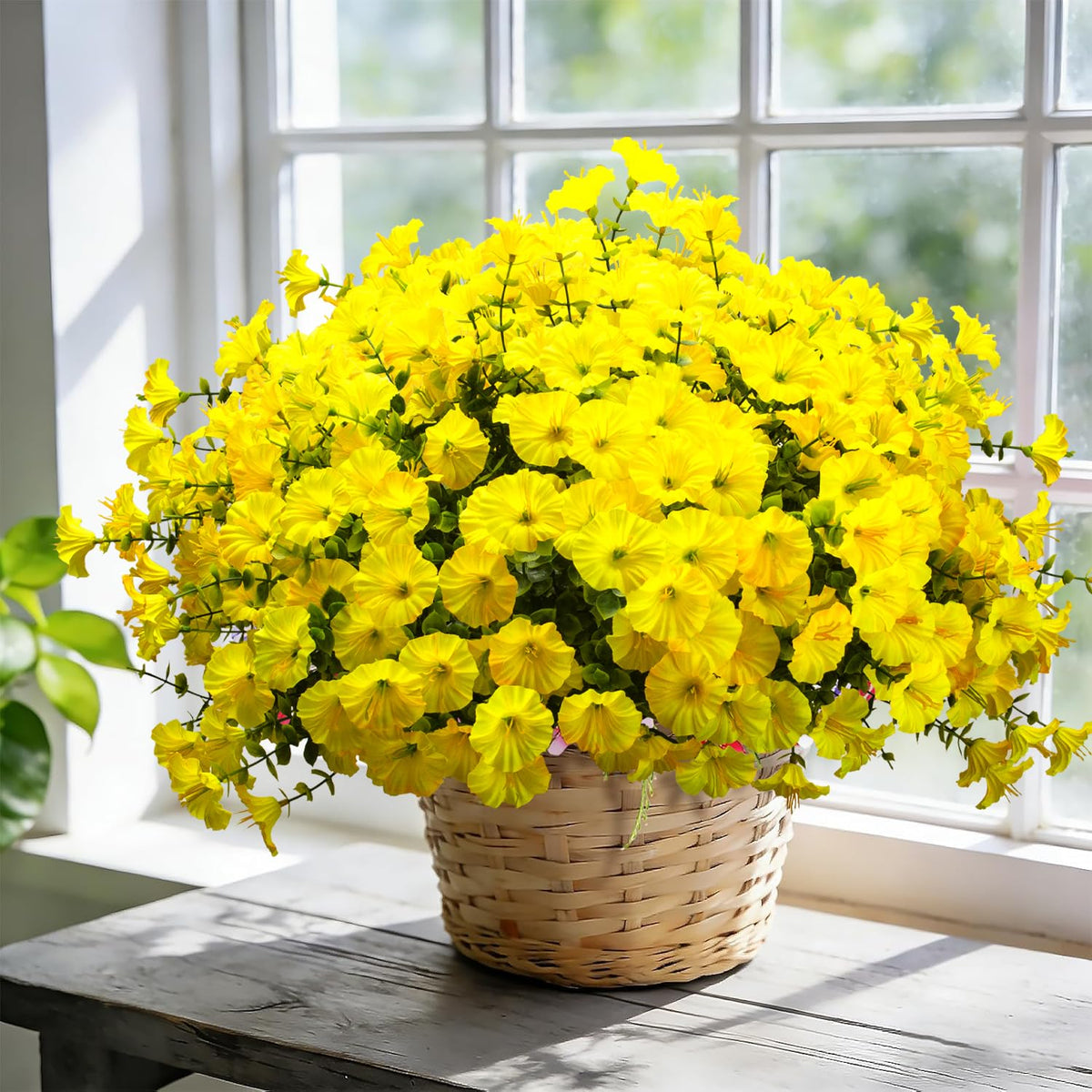 Grunyia UV-resistant artificial blooms stay vibrant in sunlit garden spaces