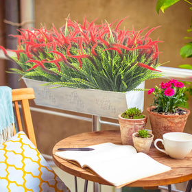 Grunyia UV-resistant artificial flowers stay vibrant in sun.